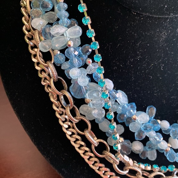 MULTI STRAND BLUE & SILVER-TONE BEADED NECKLACE - FASHION JEWELRY 🌟EUC🌟 - Picture 3 of 10